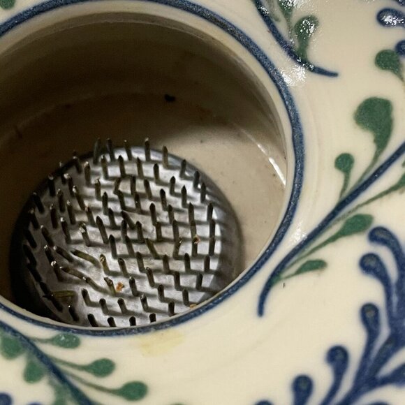 Cornish Hill Pottery NH Spiral Pattern Ikebana Flower Frog Stoneware Vase 2009 - Picture 5 of 8